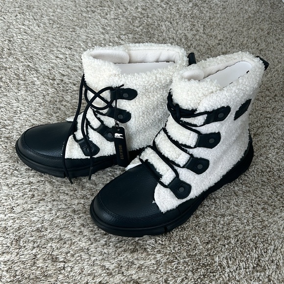 NIB! Sorel Explorer II Joan Cozy Sherpa Snow Boots - Picture 2 of 9